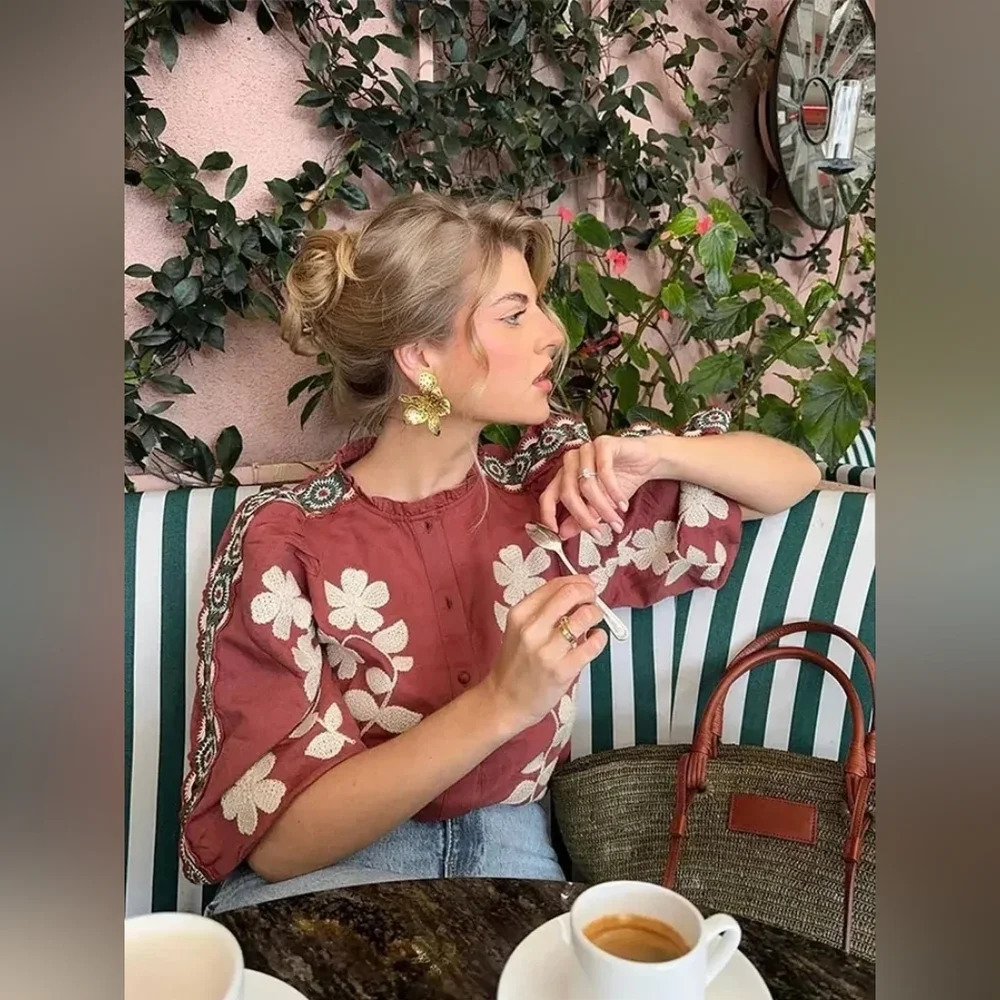 Retro flower embroidery blouse Small - Picture 6 of 10